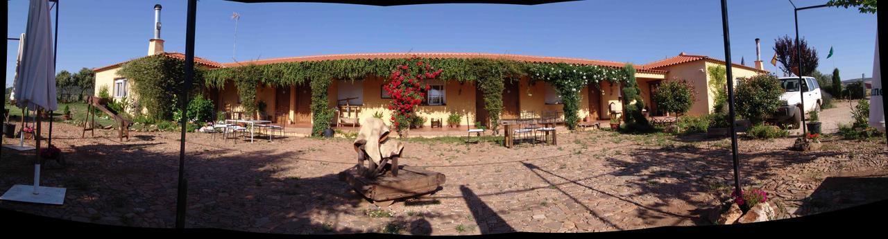 Hotel Rural La Cimbarra Aldeaquemada Bagian luar foto