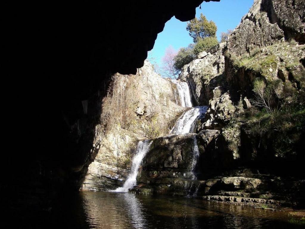 Hotel Rural La Cimbarra Aldeaquemada Bagian luar foto